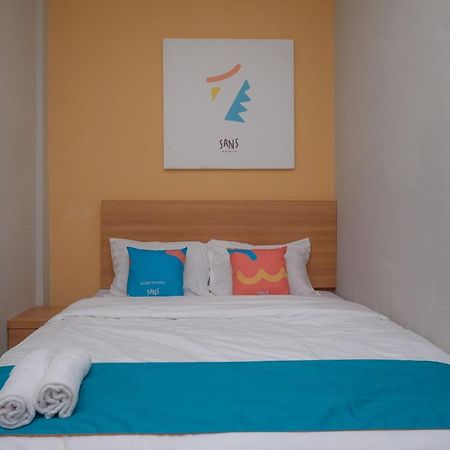 Sans Hotel Tiga Putri Semarang By Reddoorz Buitenkant foto