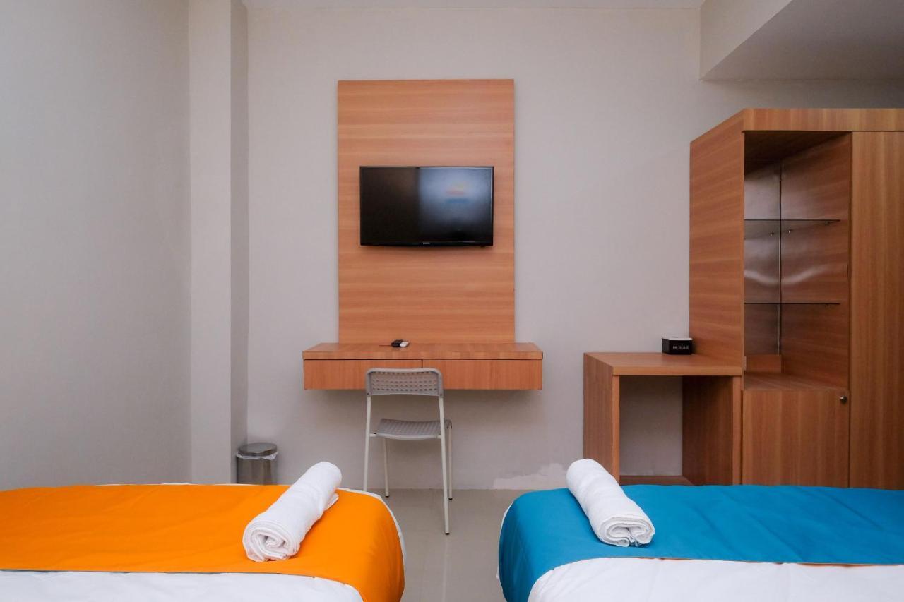 Sans Hotel Tiga Putri Semarang By Reddoorz Buitenkant foto