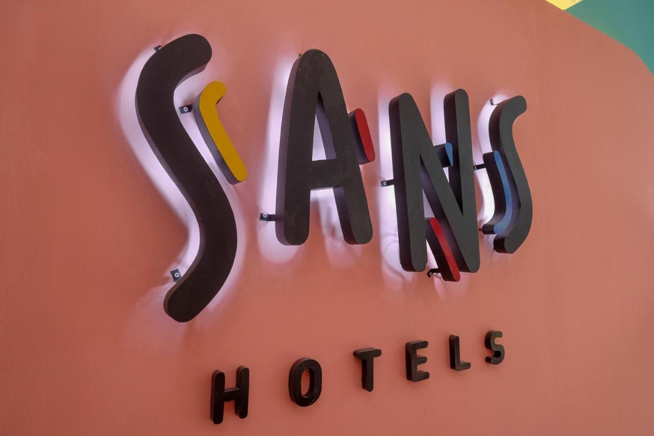 Sans Hotel Tiga Putri Semarang By Reddoorz Buitenkant foto
