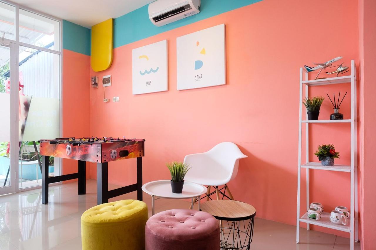 Sans Hotel Tiga Putri Semarang By Reddoorz Buitenkant foto